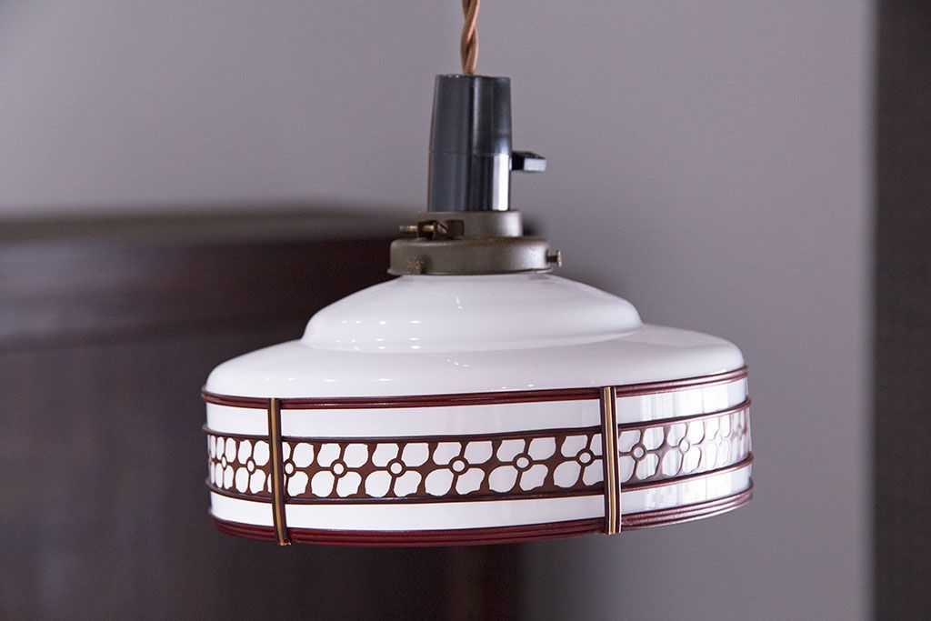 昭和期　花のモチーフが可愛らしいレトロなペンダントライト(天井照明、シェード)