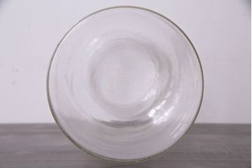 アンティーク雑貨　レトロ　シンプルなシルエットの蓋付きガラス瓶(ビン、ディスプレイ雑貨)