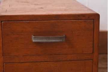 アンティーク雑貨　天板一枚板　小引き出し付き　ケヤキの木目が美しい裁ち板(作業台、ローボード)