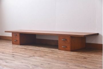アンティーク雑貨　天板一枚板　小引き出し付き　ケヤキの木目が美しい裁ち板(作業台、ローボード)