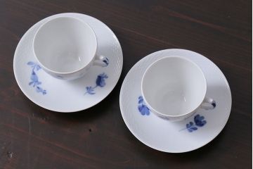 アンティーク雑貨　中古　ROYAL COPENHAGEN(ロイヤルコペンハーゲン)　ブルーフラワー　プレイン　カップ&ソーサー(コーヒーカップ、洋食器)2客セット(1)