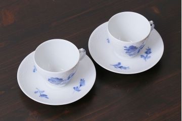 アンティーク雑貨　中古　ROYAL COPENHAGEN(ロイヤルコペンハーゲン)　ブルーフラワー　プレイン　カップ&ソーサー(コーヒーカップ、洋食器)2客セット(2)