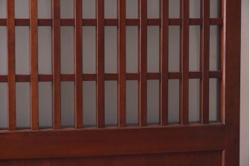 昭和　ヒノキ材　和の雰囲気を高めるガラス入り格子蔵戸(ガラス引き戸、格子戸、建具、玄関戸)