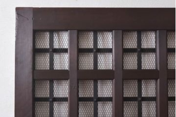 和製アンティーク　金網入り!　大振りの金具が目を惹く鉄格子蔵戸(引き戸、蔵戸、玄関戸)