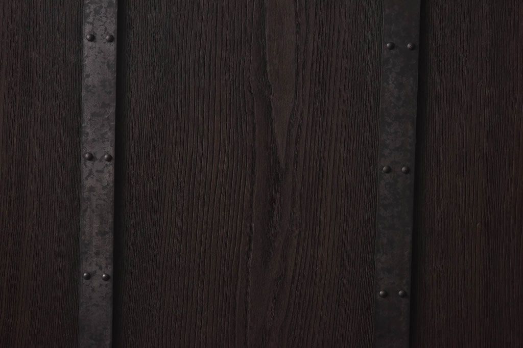 和製アンティーク　総栗材　古い金具が渋い味わいの蔵戸(板戸、引き戸、建具、玄関戸)