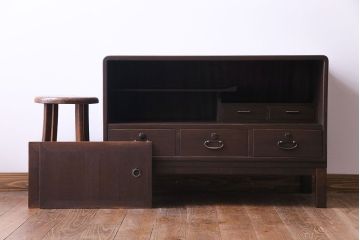 レトロ家具　昭和レトロ　桐材　丸みを帯びたフォルムが可愛らしい脚付きローボード(戸棚、収納棚)