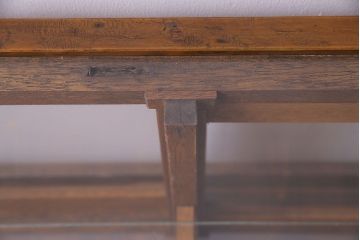アンティーク家具　昭和中期　人気の台形型が目を惹くガラスケース(ショーケース、陳列棚)