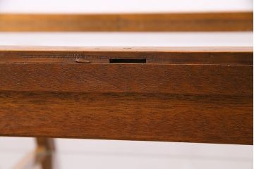 アンティーク家具　昭和中期　人気の台形型が目を惹くガラスケース(ショーケース、陳列棚)