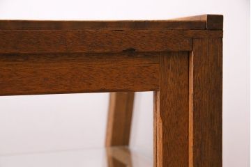 アンティーク家具　昭和中期　人気の台形型が目を惹くガラスケース(ショーケース、陳列棚)