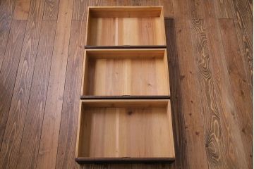 レトロ家具　前板桐材製　昭和レトロな雰囲気が魅力のチェスト(箪笥、引き出し)