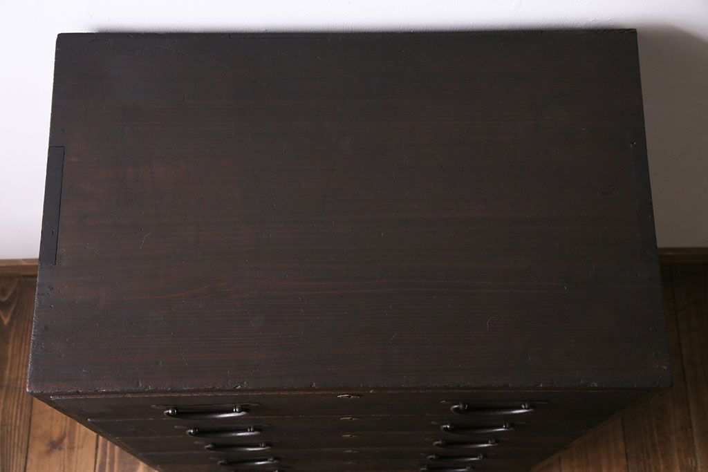 レトロ家具　前板桐材製　昭和レトロな雰囲気が魅力のチェスト(箪笥、引き出し)