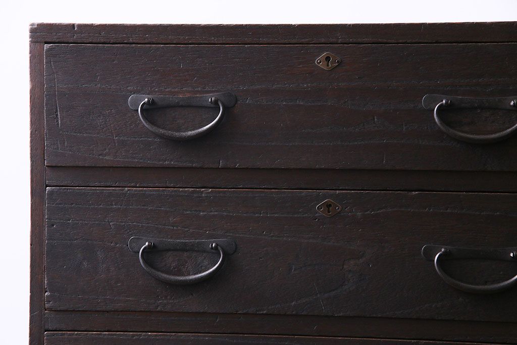 レトロ家具　前板桐材製　昭和レトロな雰囲気が魅力のチェスト(箪笥、引き出し)