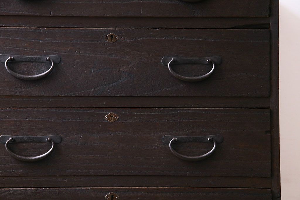 レトロ家具　前板桐材製　昭和レトロな雰囲気が魅力のチェスト(箪笥、引き出し)