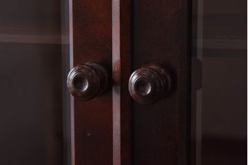 中古　北海道民芸家具　高級感のある色合いのHM165K食器棚(カップボード、キャビネット)(定価約57万円)(1)