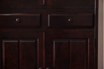 中古　北海道民芸家具　高級感のある色合いのHM165K食器棚(カップボード、キャビネット)(定価約57万円)(1)