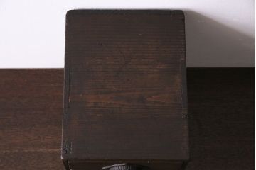 アンティーク家具　大正ロマン　濃い色合いが情緒を醸し出す小引き出し(小物収納)