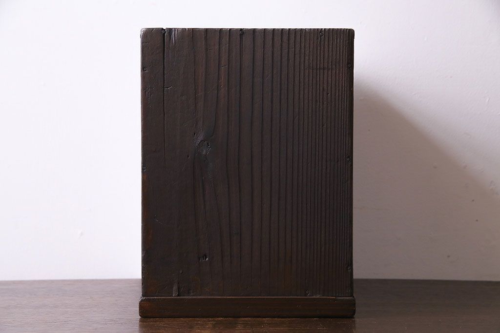 アンティーク家具　大正ロマン　濃い色合いが情緒を醸し出す小引き出し(小物収納)