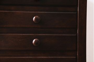 中古　松本民芸家具　シックな佇まいが魅力の書類整理タンス(チェスト、引き出し)(定価約23万円)