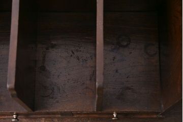 アンティーク雑貨　栓材製　小引き出し付き　大正ロマンの雰囲気漂うブックスタンド(本立て)