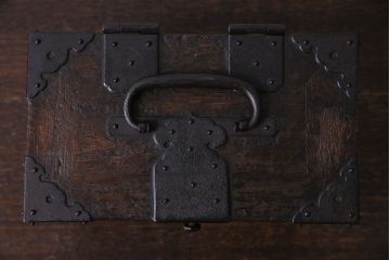 アンティーク雑貨　古民具・骨董　桐材　味わい深い佇まいが魅力の印箱(硯箱、小物入れ、桐箪笥、桐たんす)