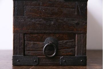 アンティーク雑貨　古民具・骨董　桐材　味わい深い佇まいが魅力の印箱(硯箱、小物入れ、桐箪笥、桐たんす)