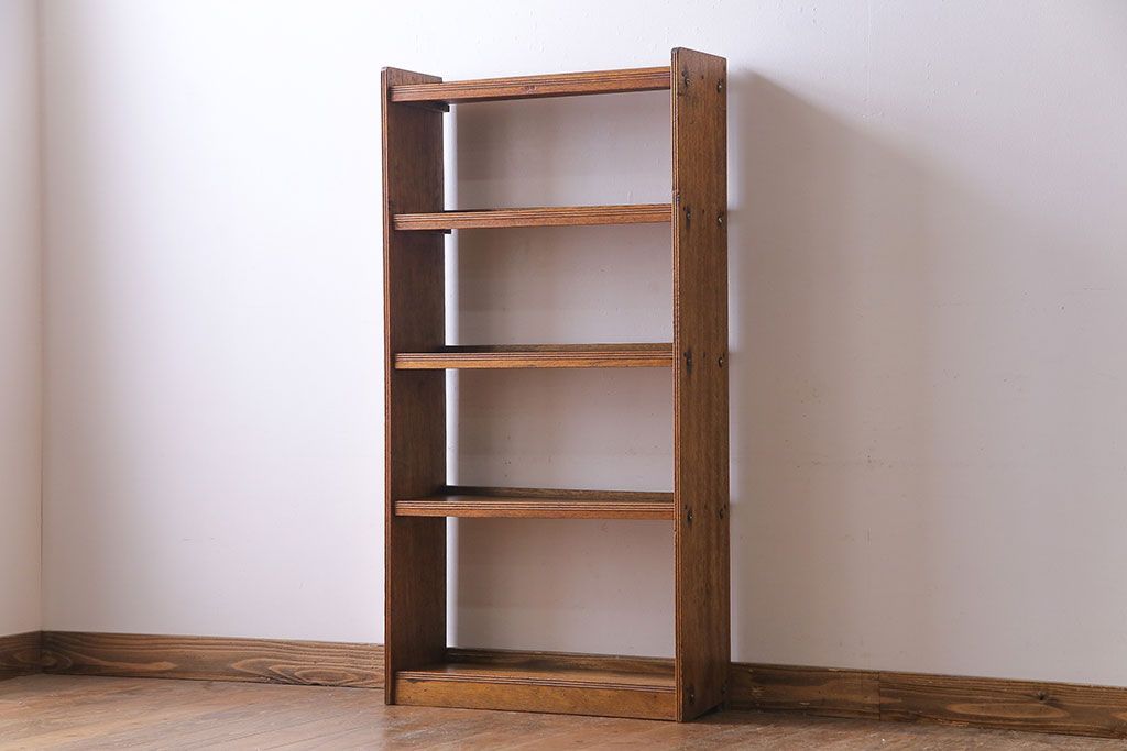 レトロ家具　昭和レトロ　古いラワン材の質感が味わい深い本棚(飾り棚、ディスプレイラック)