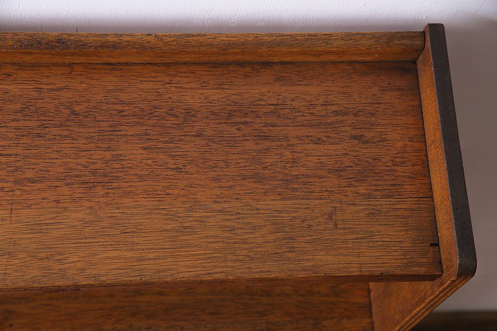 レトロ家具　昭和レトロ　古いラワン材の質感が味わい深い本棚(飾り棚、ディスプレイラック)