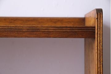 レトロ家具　昭和レトロ　古いラワン材の質感が味わい深い本棚(飾り棚、ディスプレイラック)