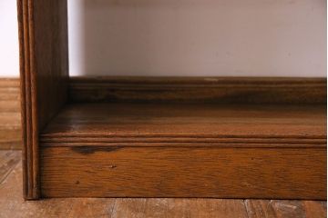 レトロ家具　昭和レトロ　古いラワン材の質感が味わい深い本棚(飾り棚、ディスプレイラック)