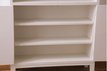 ペイント家具　壁紙が可愛らしいレトロな収納棚(キャビネット、オープンラック、本棚)