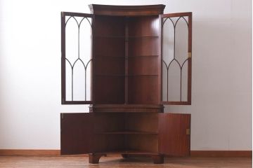 アンティーク家具　イギリスアンティーク エレガントなマホガニー材のコーナーキャビネット(飾り棚、収納棚)