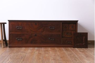 アンティーク家具　昭和初期　美しい杢目と上品な佇まいが魅力のローボード(サイドチェスト、箪笥)