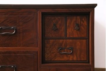 アンティーク家具　昭和初期　美しい杢目と上品な佇まいが魅力のローボード(サイドチェスト、箪笥)