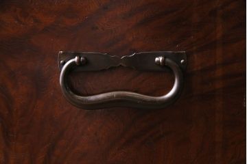 アンティーク家具　昭和初期　美しい杢目と上品な佇まいが魅力のローボード(サイドチェスト、箪笥)