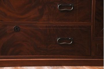 アンティーク家具　昭和初期　美しい杢目と上品な佇まいが魅力のローボード(サイドチェスト、箪笥)