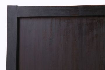 和製アンティーク　杉材　渋みのある深い色味が魅力的な板戸(窓、引き戸、建具)2枚セット