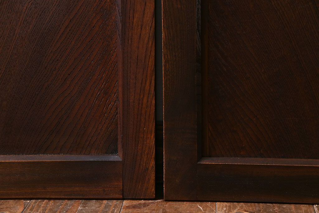 和製アンティーク　総ケヤキ材　ダイナミックな杢目が美しい板戸(窓、引き戸、建具)2枚セット