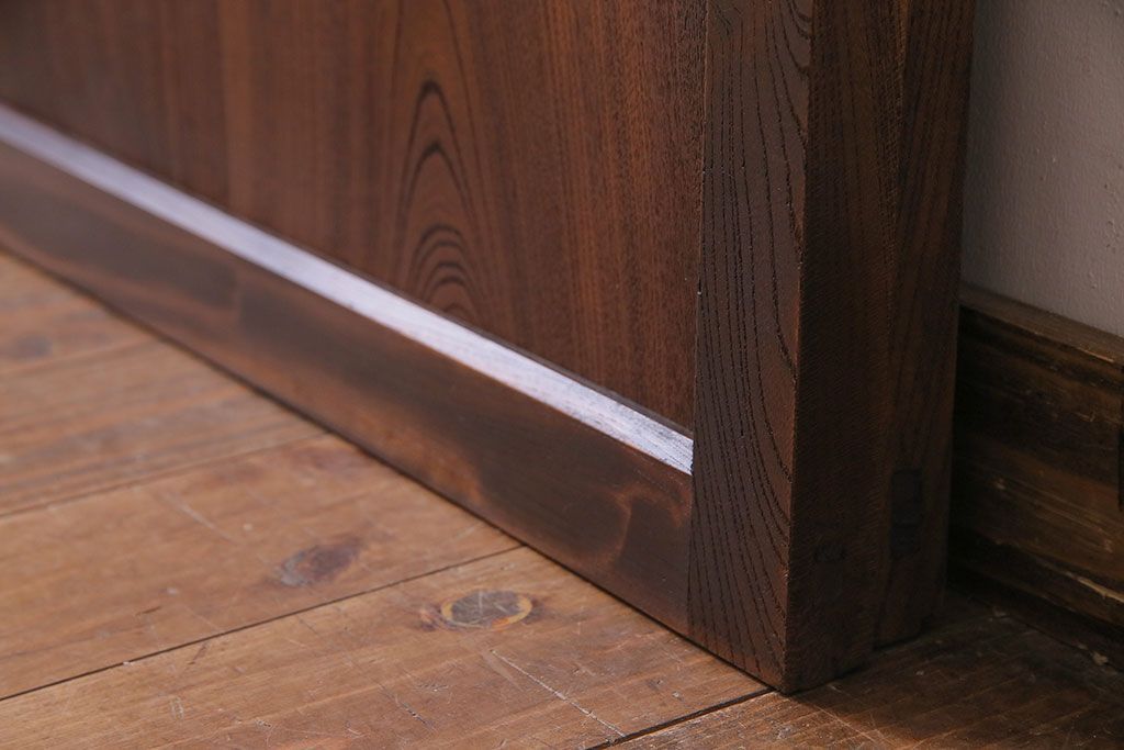 和製アンティーク　総ケヤキ材　ダイナミックな杢目が美しい板戸(窓、引き戸、建具)2枚セット