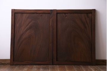 和製アンティーク　総ケヤキ材　ダイナミックな杢目が美しい板戸(窓、引き戸、建具)2枚セット