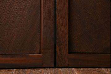 和製アンティーク　総ケヤキ材　ダイナミックな杢目が美しい板戸(窓、引き戸、建具)2枚セット