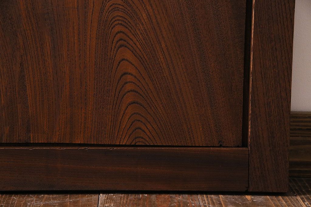 和製アンティーク　総ケヤキ材　ダイナミックな杢目が美しい板戸(窓、引き戸、建具)2枚セット