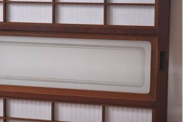デザインガラス　細身の桟が上品な裏障子付き格子戸(引き戸、建具、ガラス帯戸)