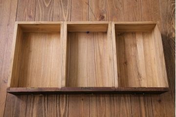 レトロ家具　ダイヤガラス入り　レトロな雰囲気が高まるリメイクローボード(テレビボード)(1)