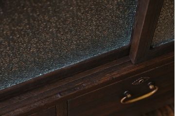 レトロ家具　ダイヤガラス入り　レトロな雰囲気が高まるリメイクローボード(テレビボード)(1)