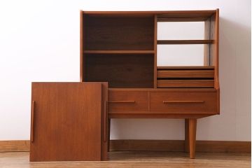 ヴィンテージ家具　北欧ビンテージ　デンマーク　温かな色合いが魅力のサイドボード(キャビネット、リビングボード)