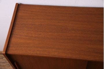 ヴィンテージ家具　北欧ビンテージ　デンマーク　温かな色合いが魅力のサイドボード(キャビネット、リビングボード)
