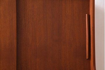 ヴィンテージ家具　北欧ビンテージ　デンマーク　温かな色合いが魅力のサイドボード(キャビネット、リビングボード)