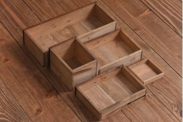 アンティーク雑貨　昭和レトロ　趣きある風合いの小引き出し(裁縫箱)