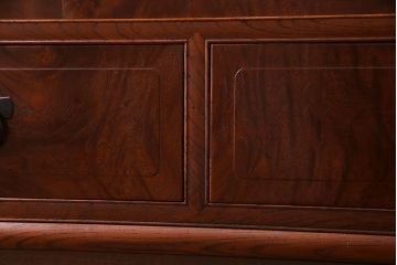 アンティーク家具　上手物!　結霜ガラス入り　黒柿使用　玉杢が見られる前面ケヤキ材のリメイクローボード(リビングボード)