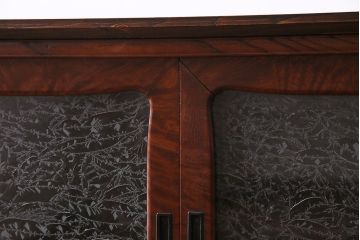 アンティーク家具　上手物!　結霜ガラス入り　黒柿使用　玉杢が見られる前面ケヤキ材のリメイクローボード(リビングボード)